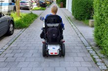 Osoba ns wózku inwalidzkim
